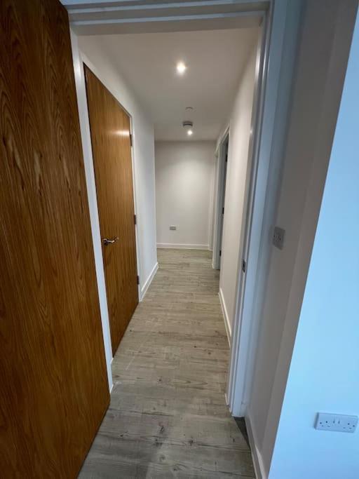 Luxurious City View Apartment In Salford แมนเชสเตอร์ ภายนอก รูปภาพ