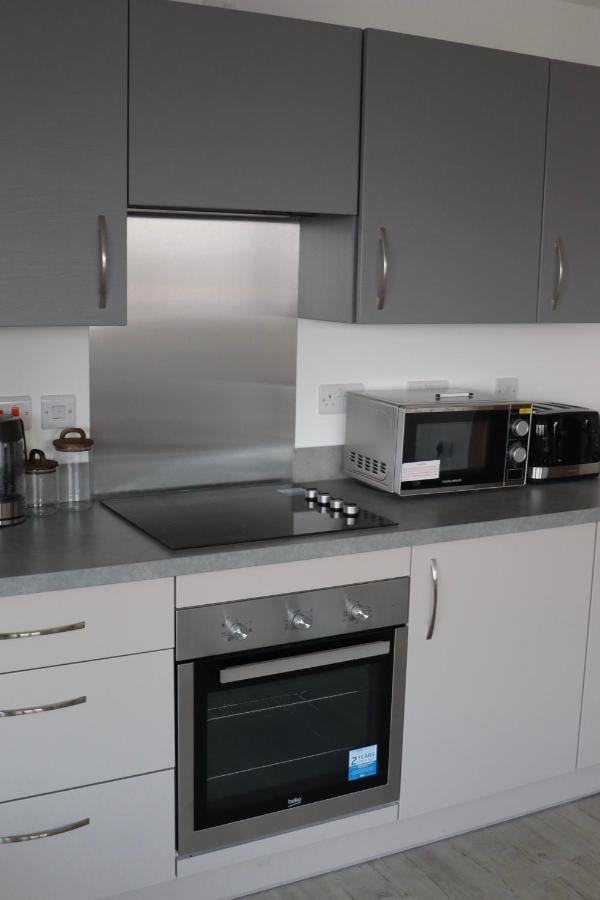 Luxurious City View Apartment In Salford แมนเชสเตอร์ ภายนอก รูปภาพ